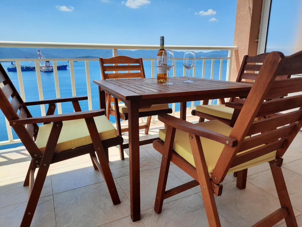 Bella Vista Appartement Komarna Buitenkant foto