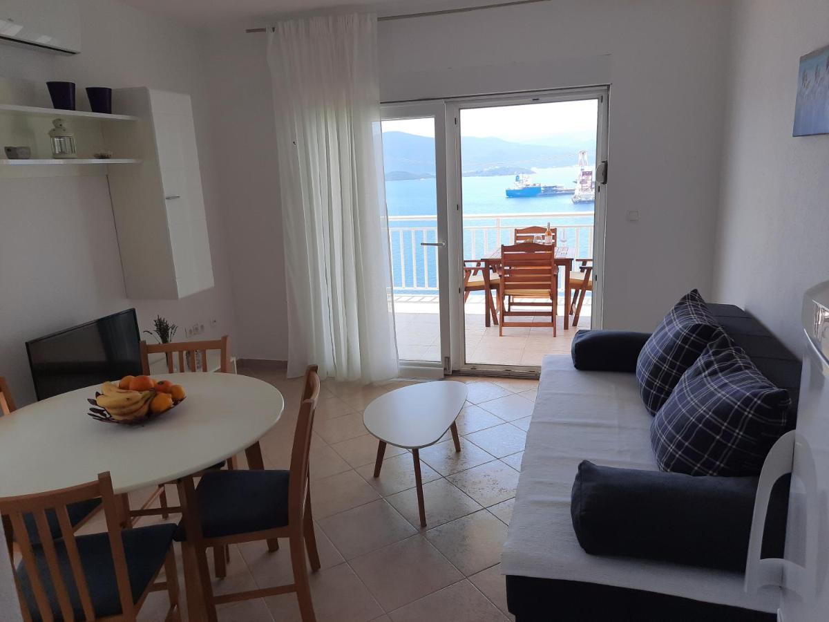 Bella Vista Appartement Komarna Buitenkant foto