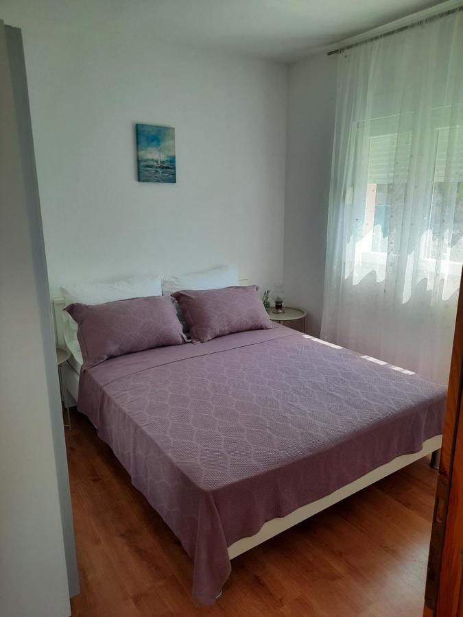Bella Vista Appartement Komarna Buitenkant foto
