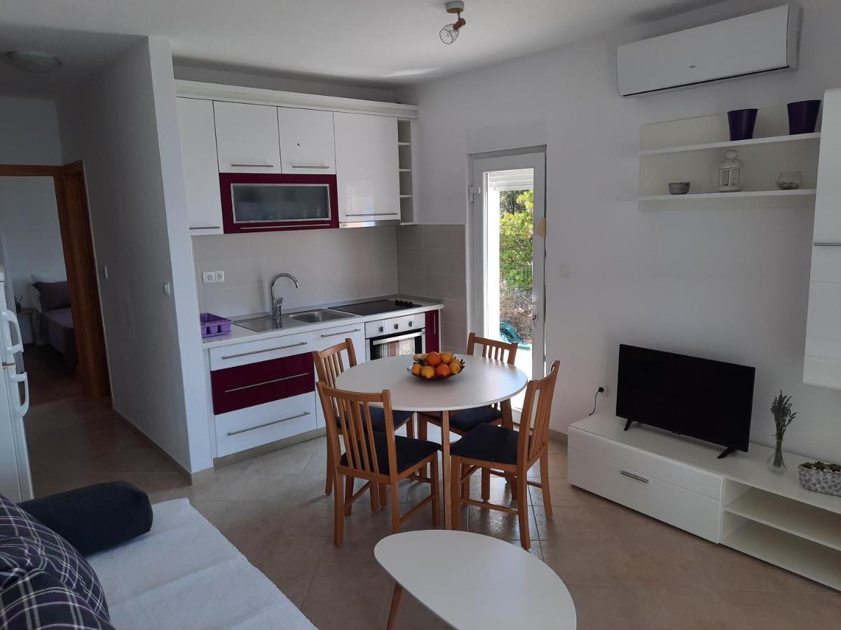 Bella Vista Appartement Komarna Buitenkant foto