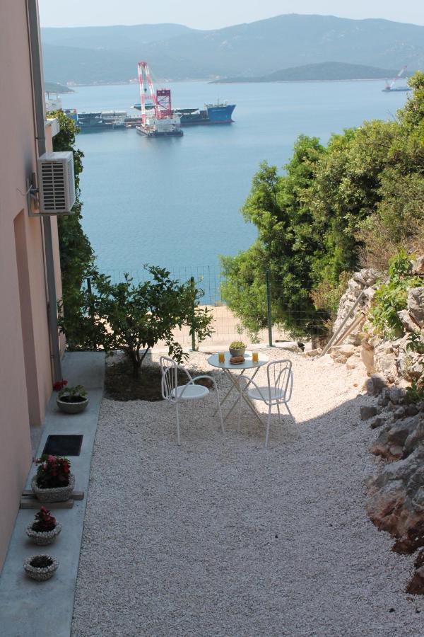 Bella Vista Appartement Komarna Buitenkant foto