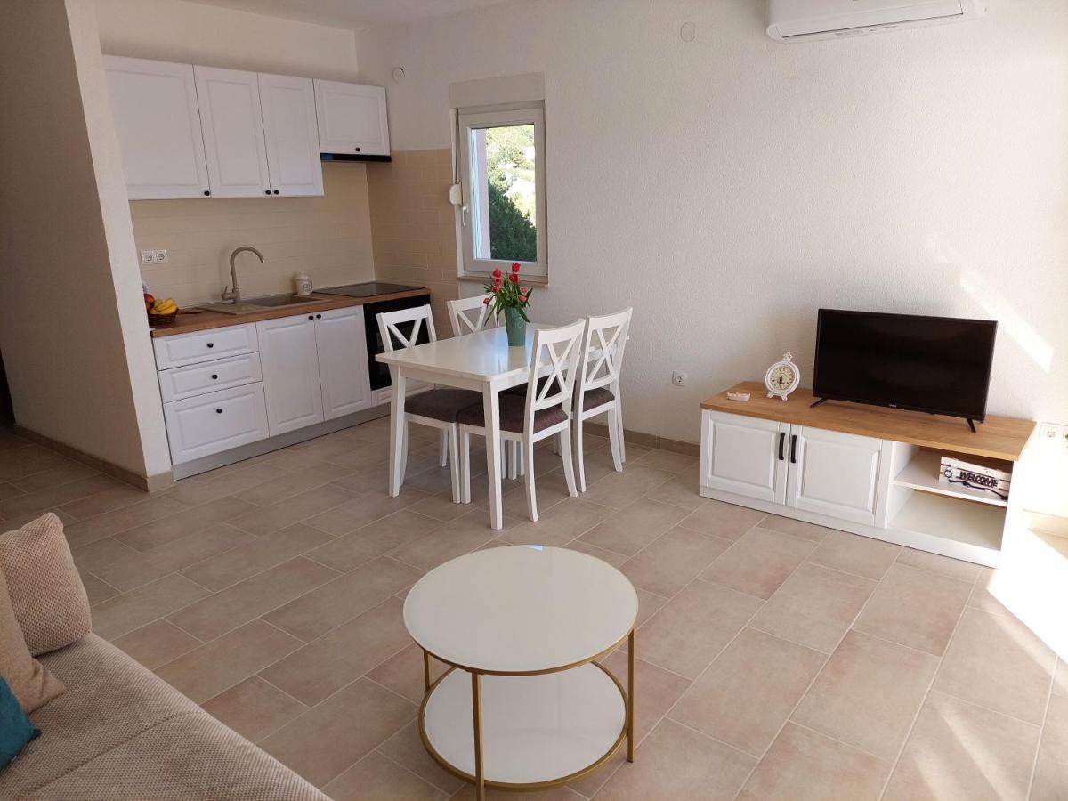 Bella Vista Appartement Komarna Buitenkant foto