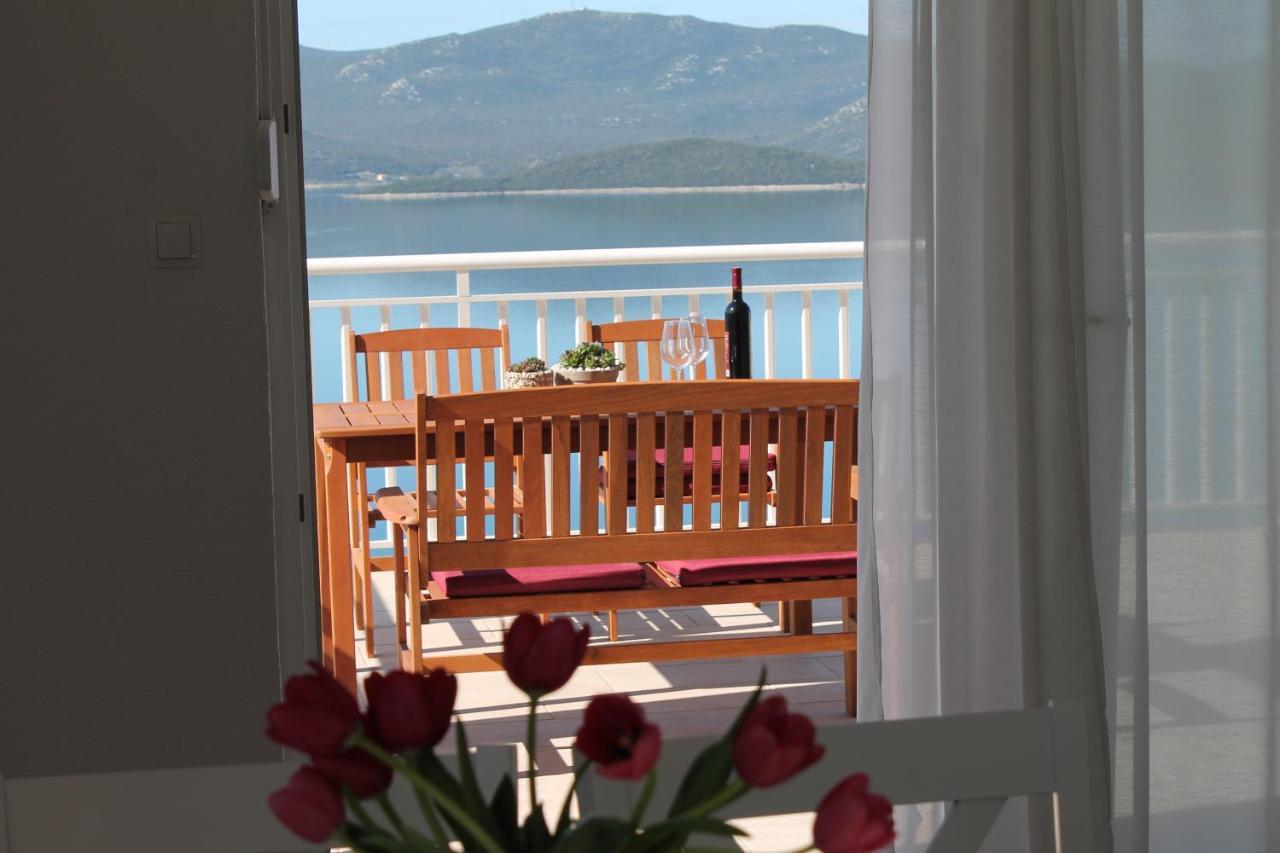 Bella Vista Appartement Komarna Buitenkant foto