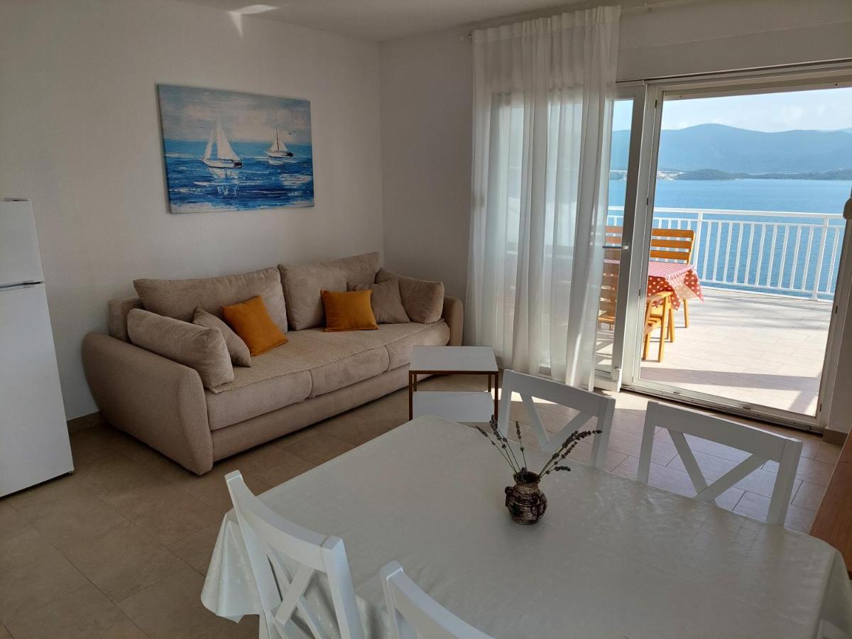 Bella Vista Appartement Komarna Buitenkant foto