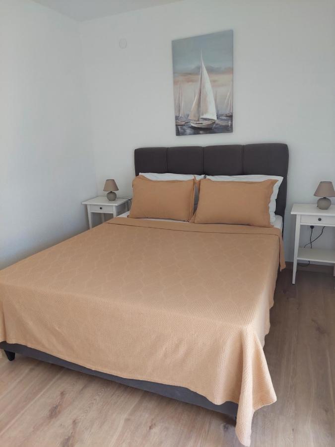 Bella Vista Appartement Komarna Buitenkant foto